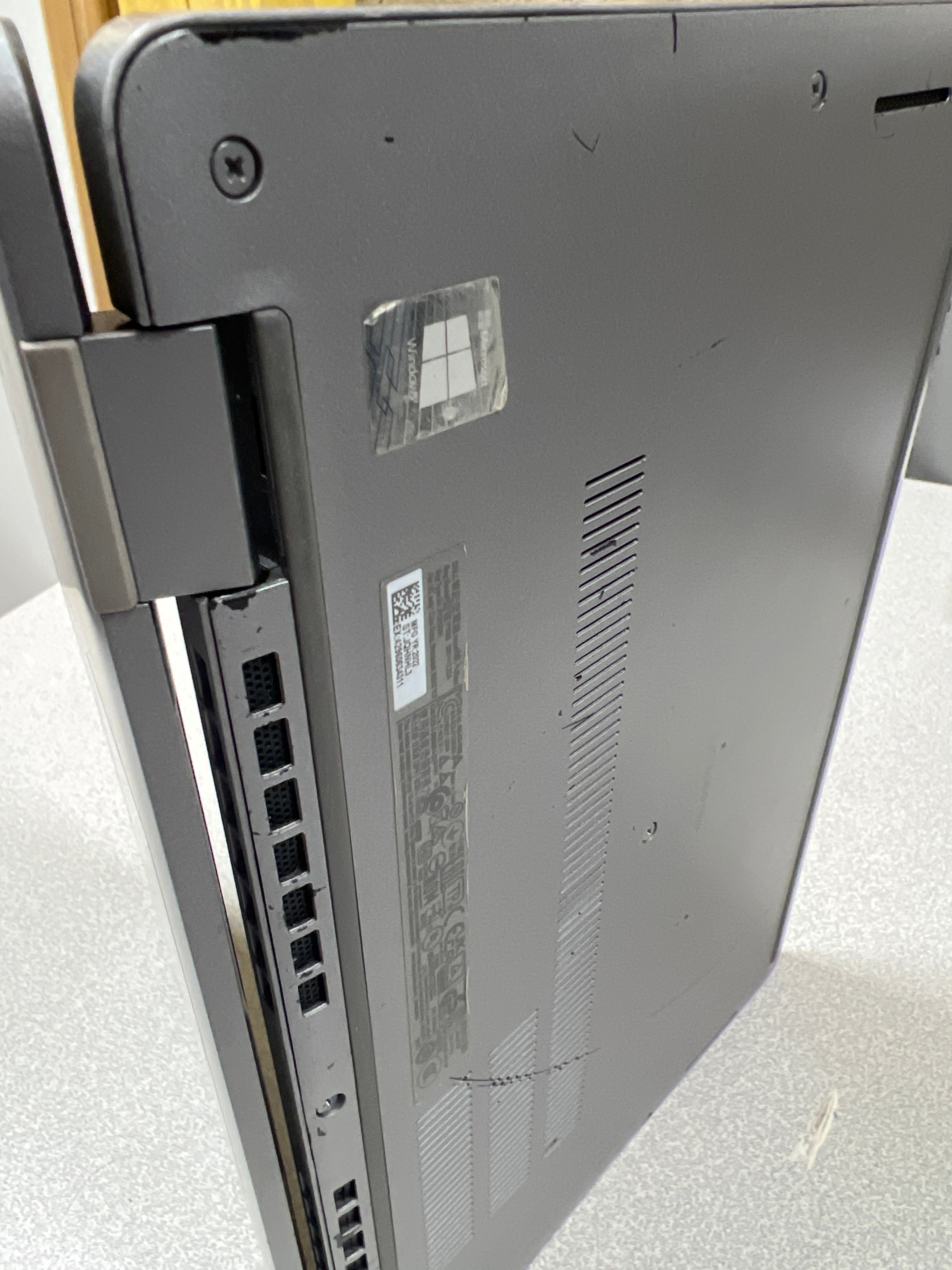 DELL Portable Latitude 5320